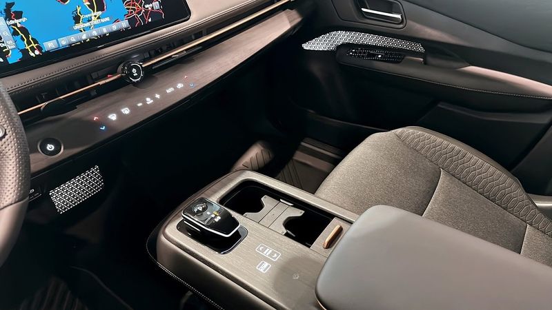 Nissan Ariya bild 14