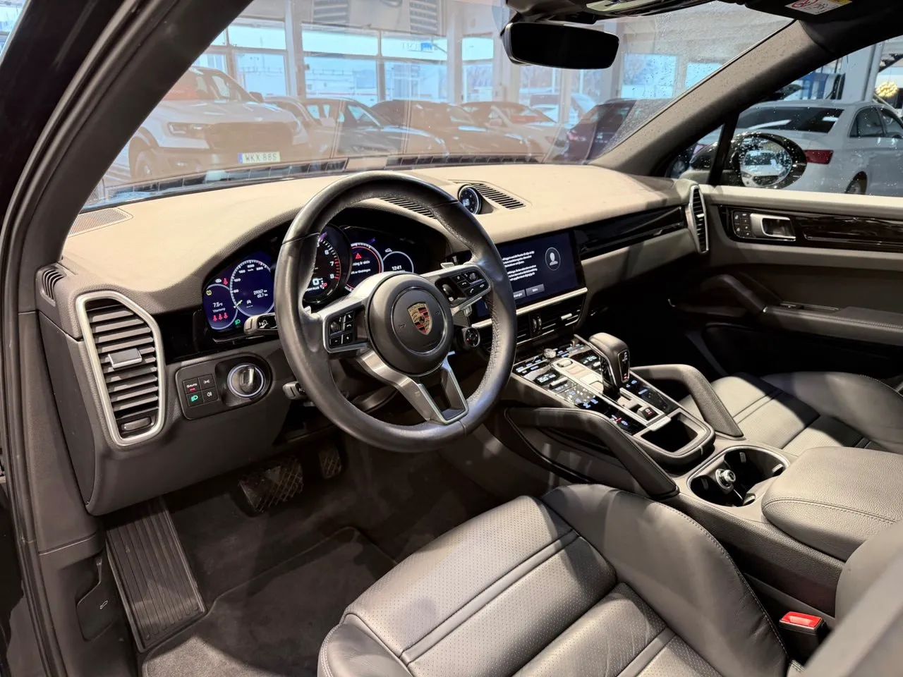 Vehicle image 13