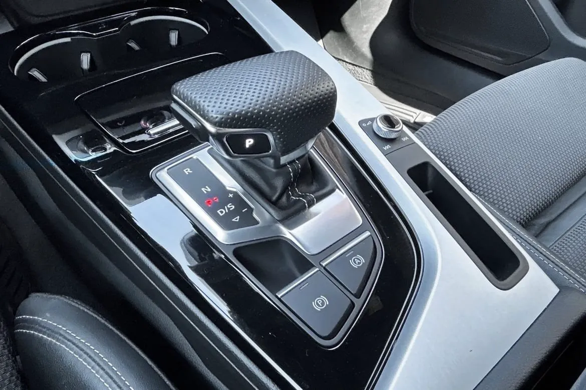 Vehicle image 21