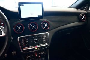 Mercedes CLA45 AMG bild 17