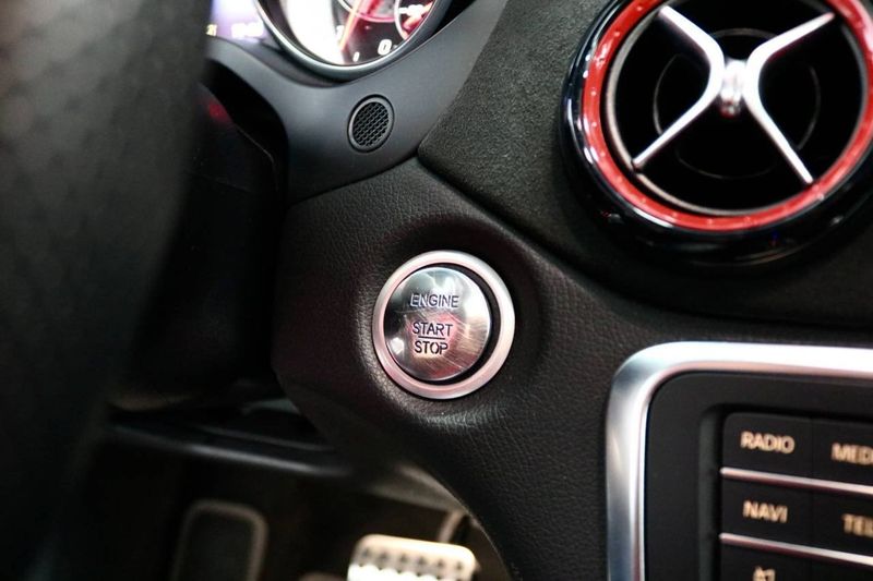 Mercedes CLA45 AMG bild 24