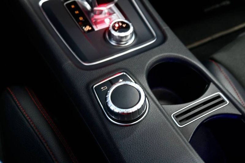 Mercedes CLA45 AMG bild 19