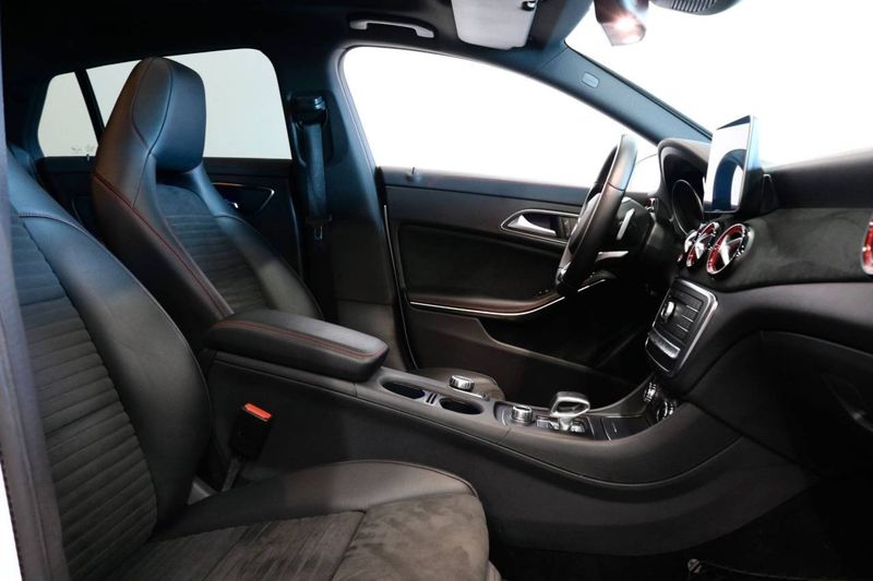 Mercedes CLA45 AMG bild 9