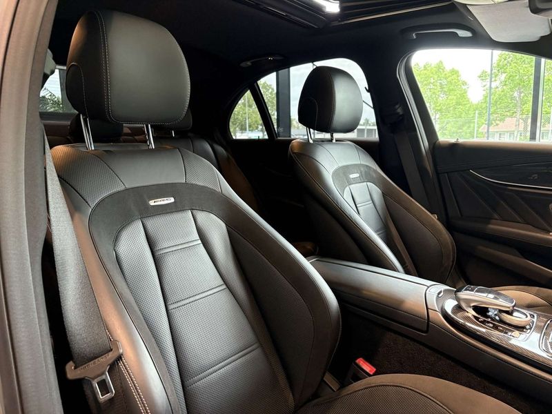 Mercedes E63 AMG bild 17