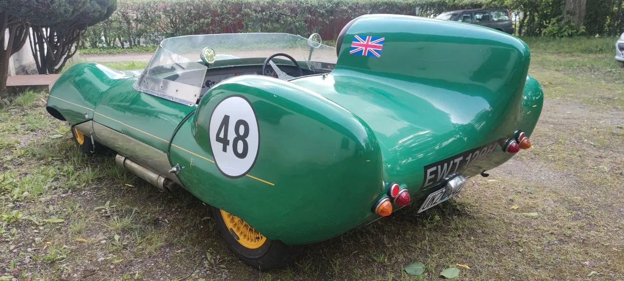 Vehicle image 1