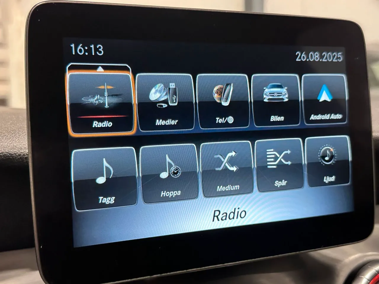Vehicle image 22