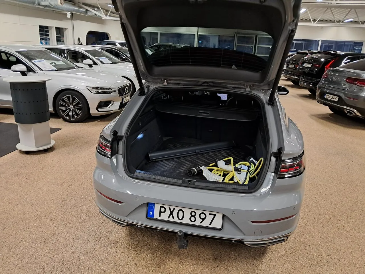 Vehicle image 6