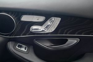 Mercedes GLC220 bild 9