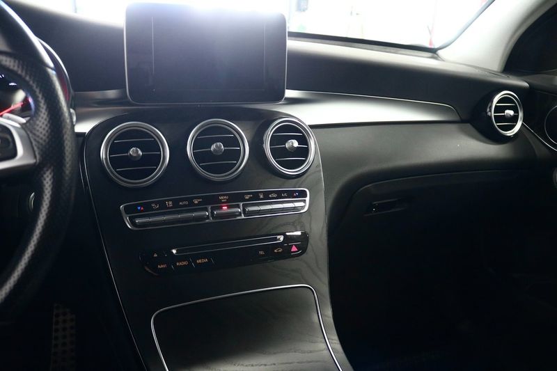 Mercedes GLC220 bild 15