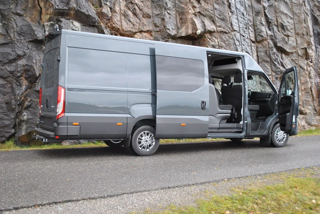 Vehicle image 20