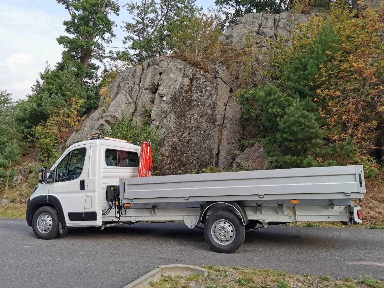Vehicle image 6