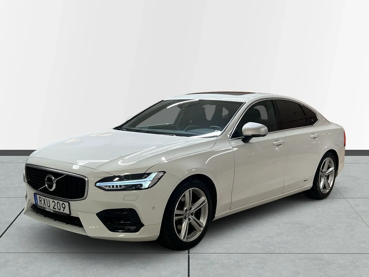 Vehicle image 16