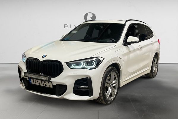 BMW X1 xDrive25e 220 HK AUT M-SPORT DRAG PANO HUD NAV MOMS 18" - 2021