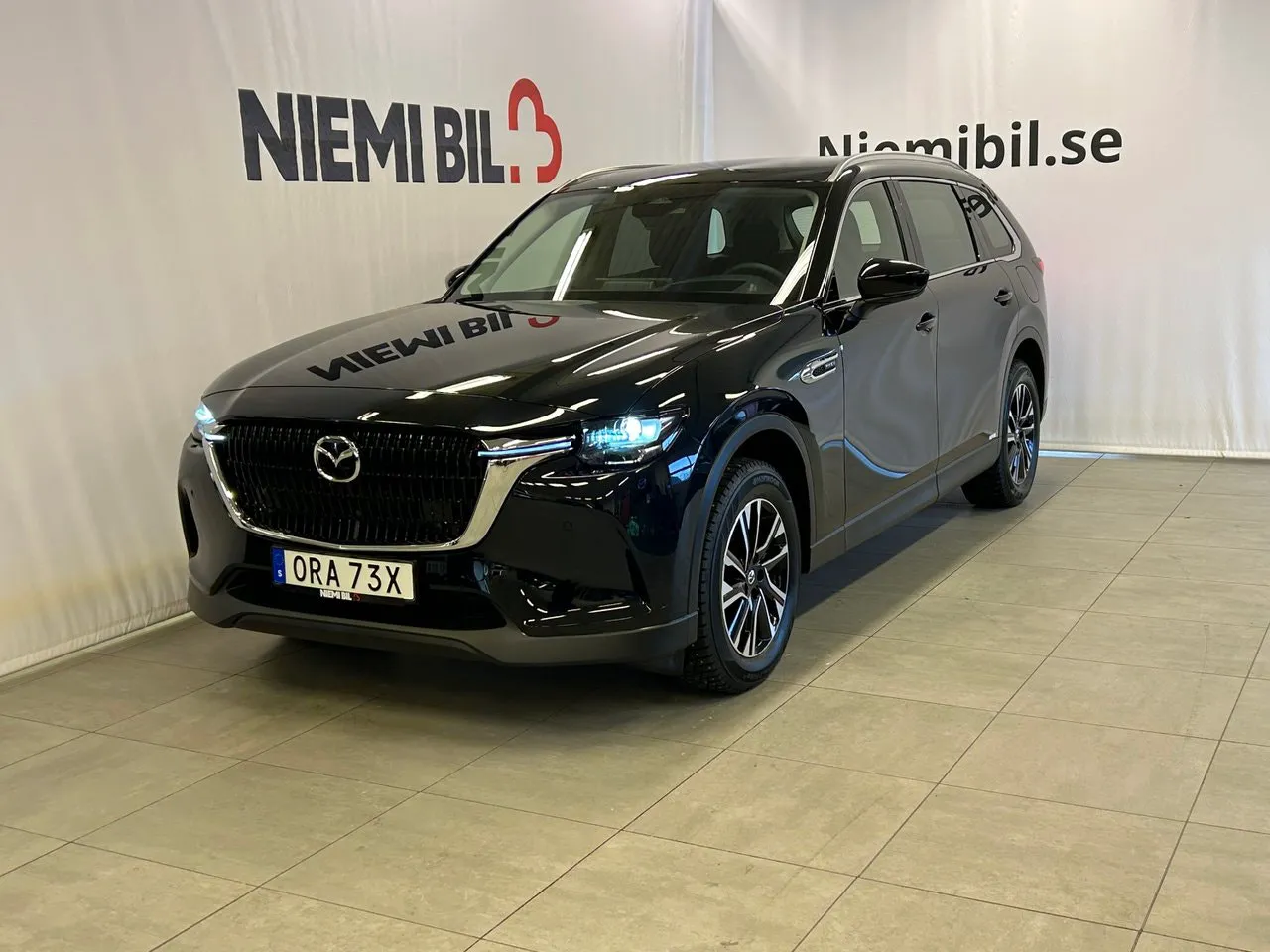 Vehicle image 32