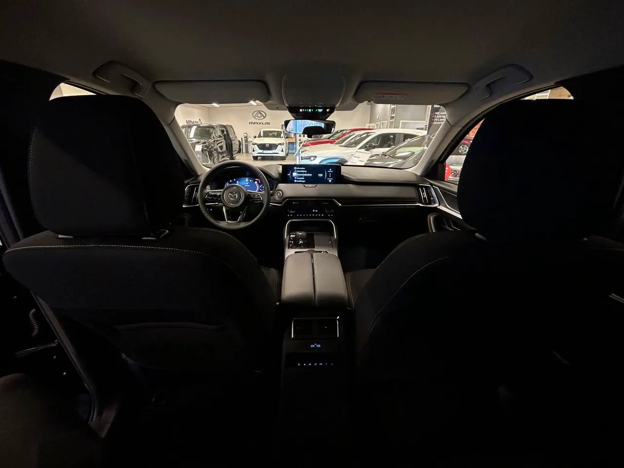 Vehicle image 15