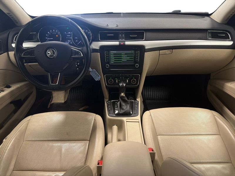 Skoda Superb bild 9