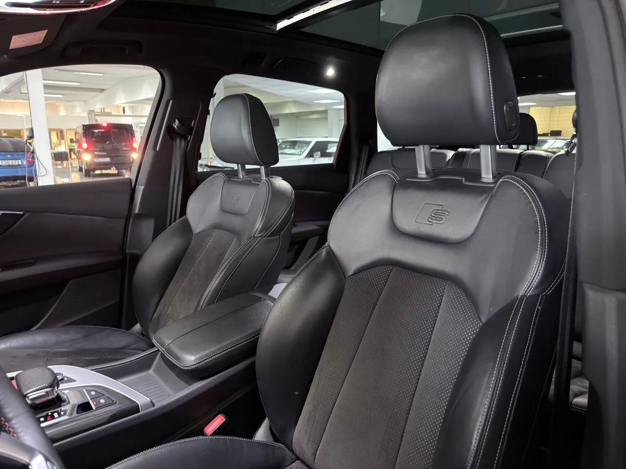 Vehicle image 21