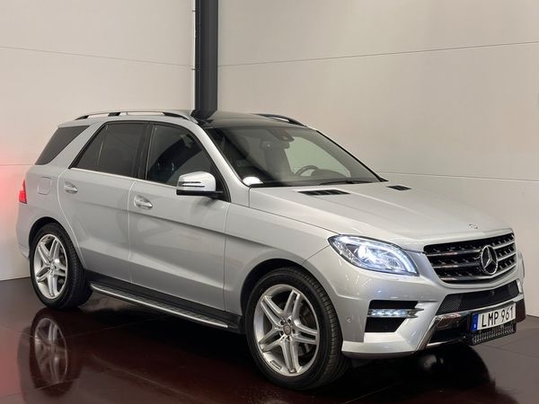 Mercedes ML350 4M 258HK AMG PANO VÄRMARE DRAG 360° LUFTFJÄD *UNIK* - 2014