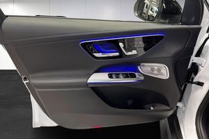 Mercedes GLC300 bild 12