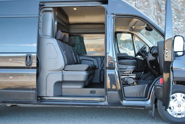 Peugeot Boxer MultiCab 165HK / Komfort 5-Sits - 2024