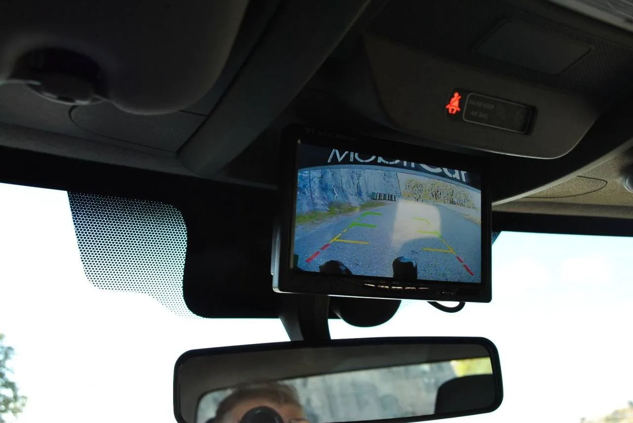 Vehicle image 18