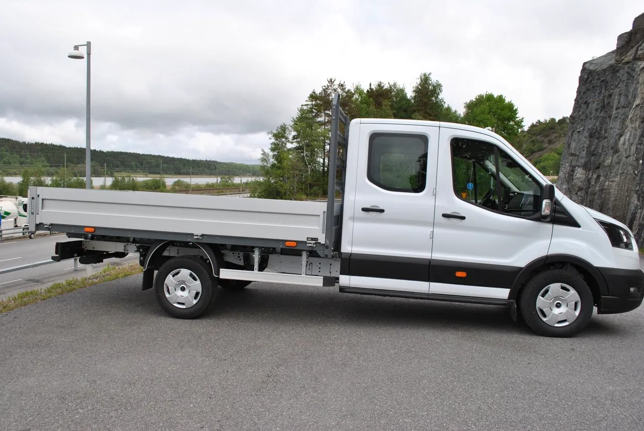 Vehicle image 23