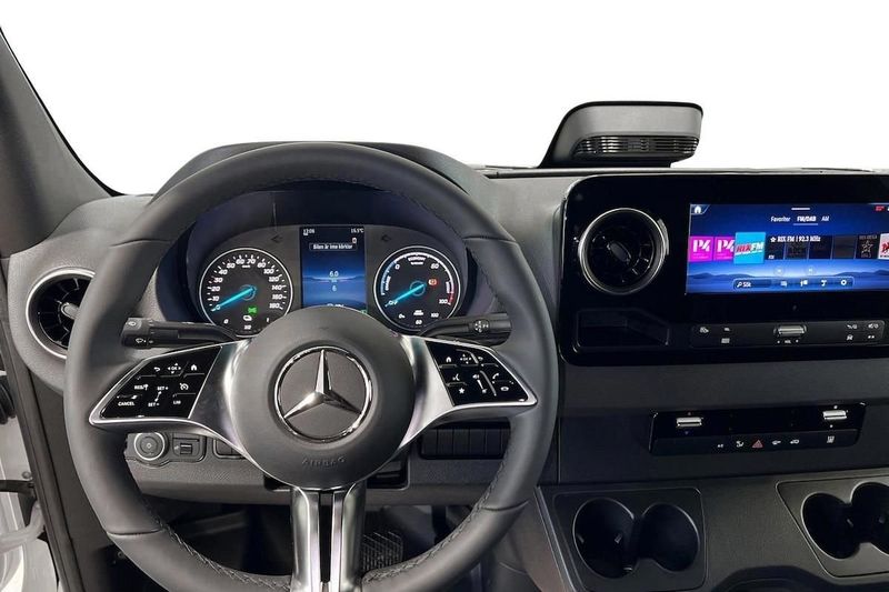 Mercedes e-Sprinter bild 8