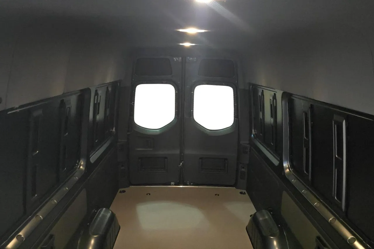 Vehicle image 18