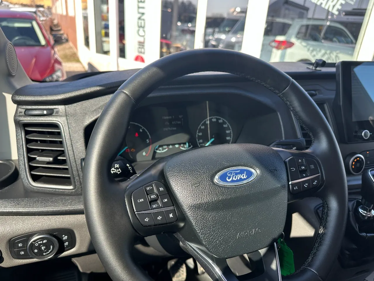 Vehicle image 26