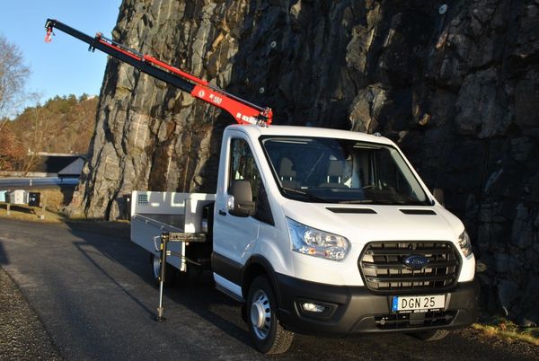 Ford Transit 170hk DRW Flak med Kran ML 180,3 - 2024