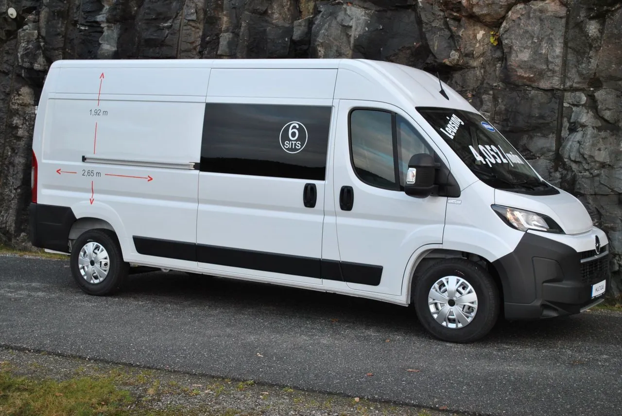 Vehicle image 23