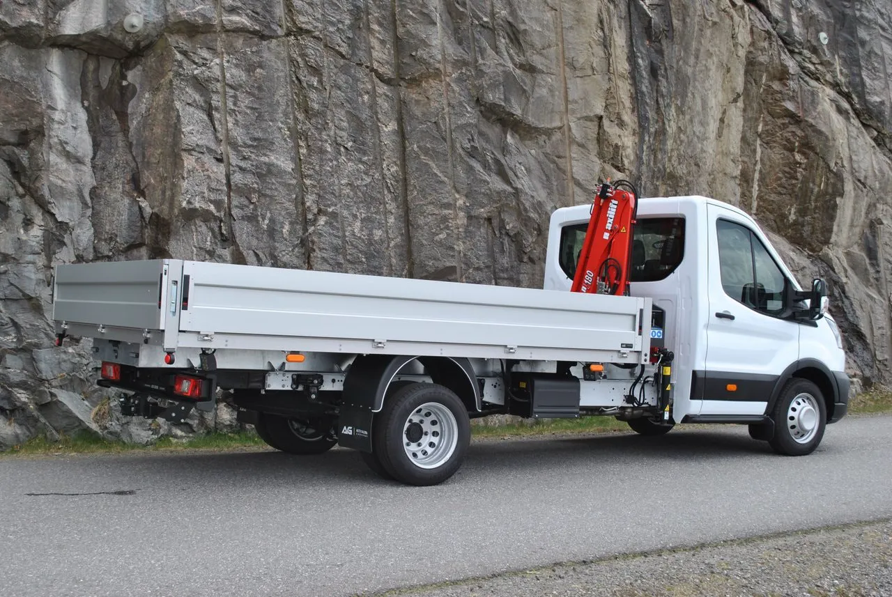 Vehicle image 6