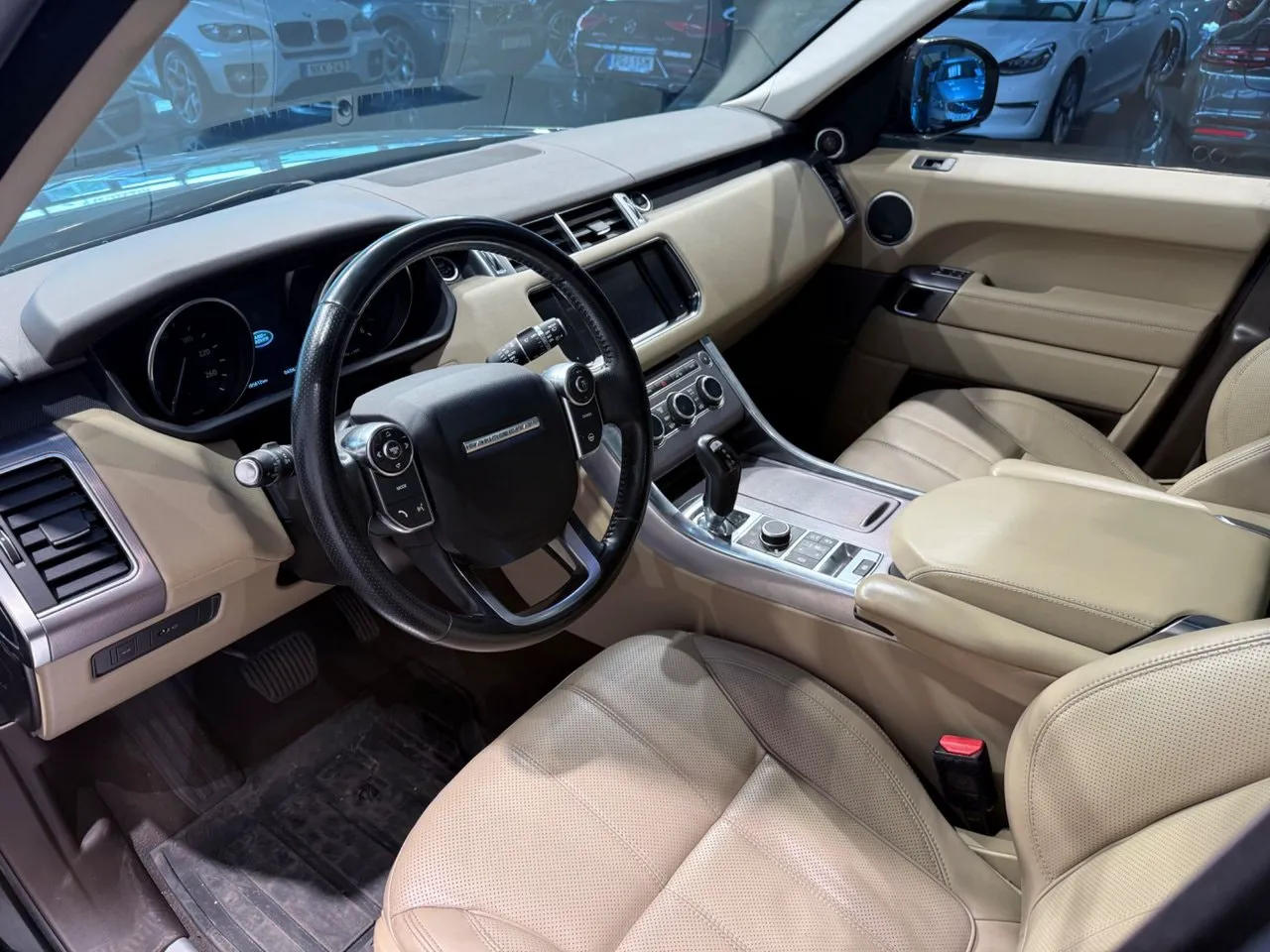Vehicle image 13