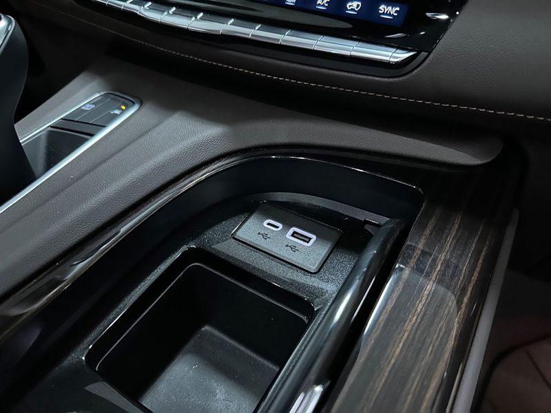 Cadillac ESCALADE bild 15