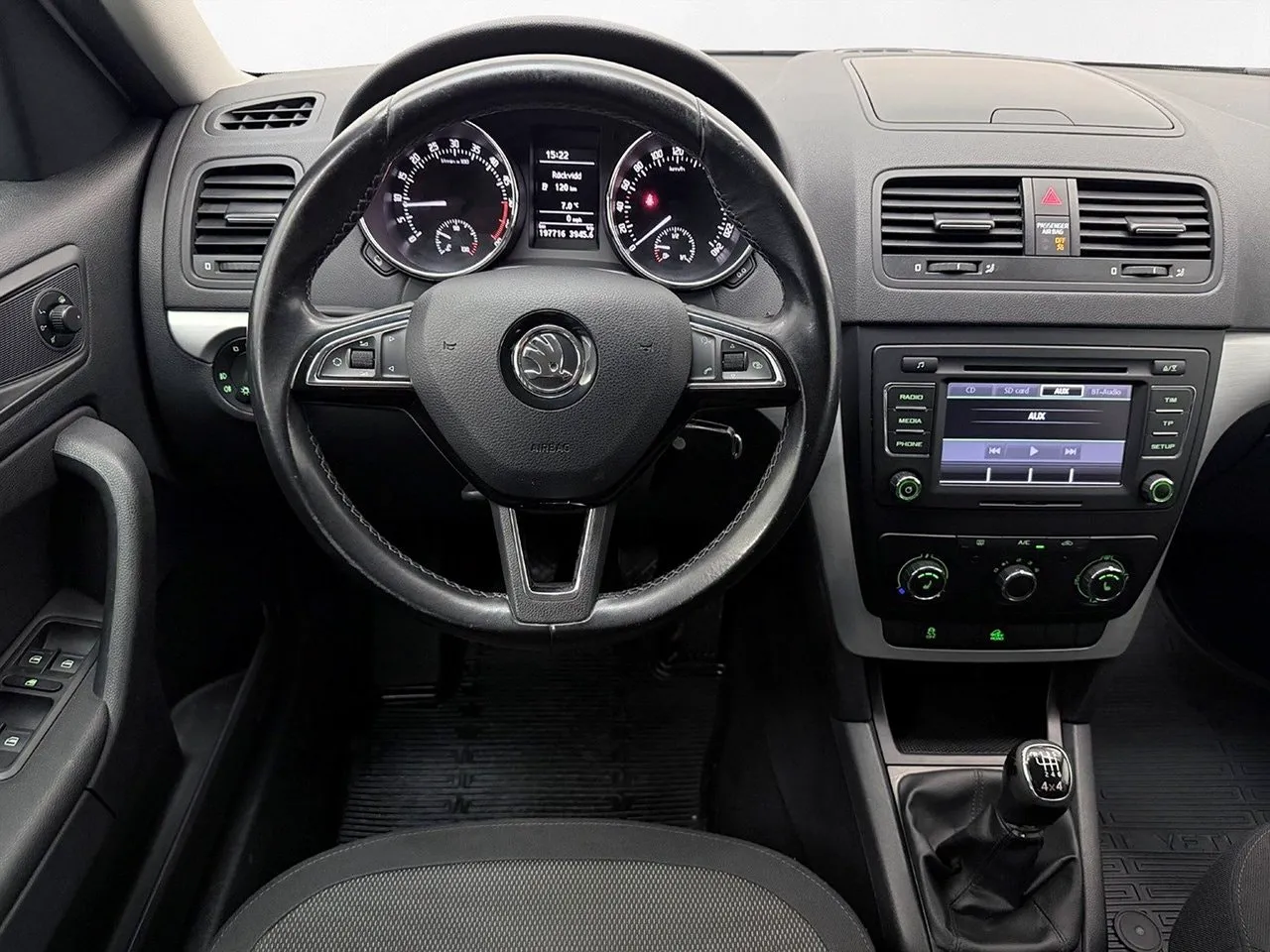 Vehicle image 15