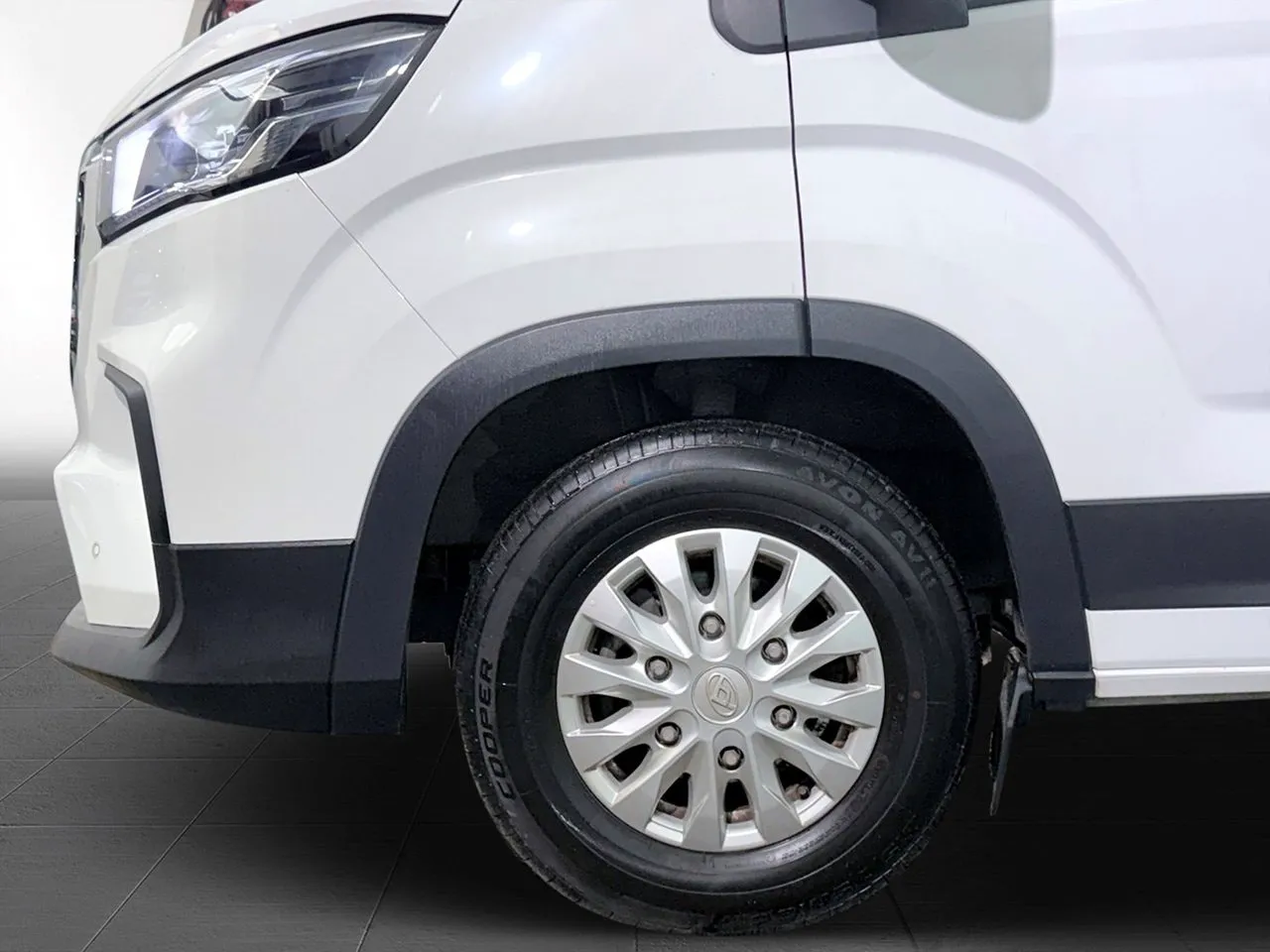 Vehicle image 8