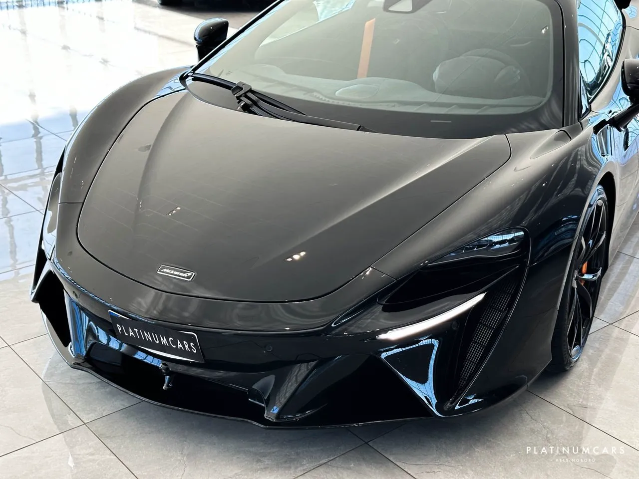 Vehicle image 18