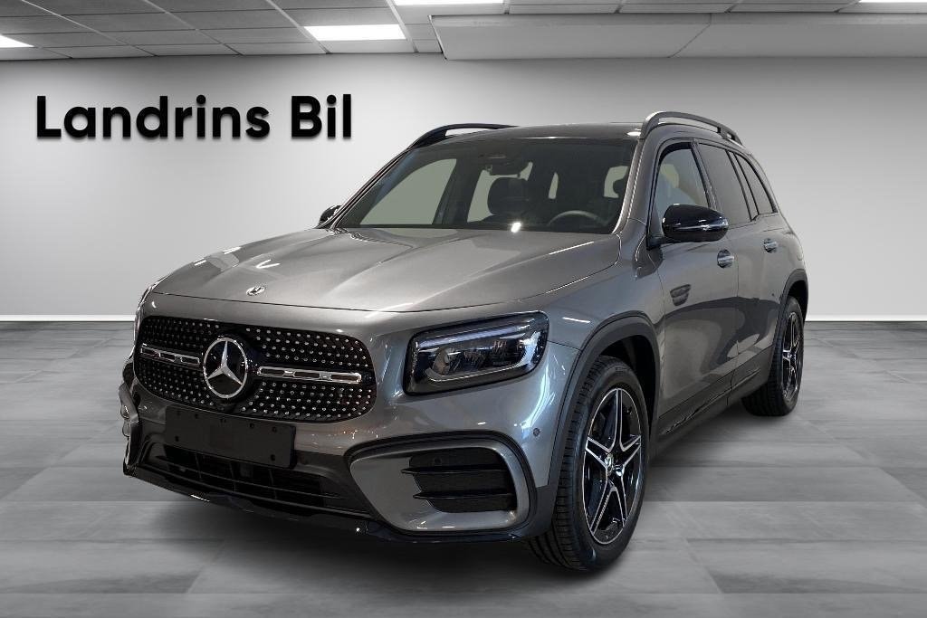 Mercedes GLB220