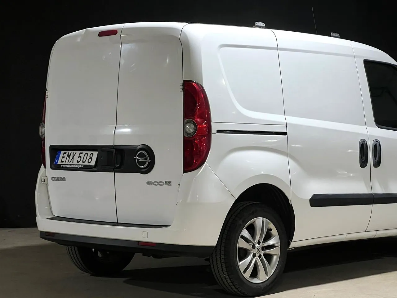 Vehicle image 8