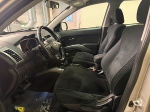 Mitsubishi Outlander bild 7