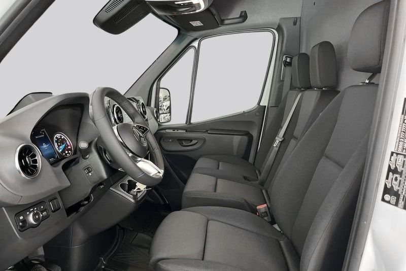 Mercedes e-Sprinter bild 8