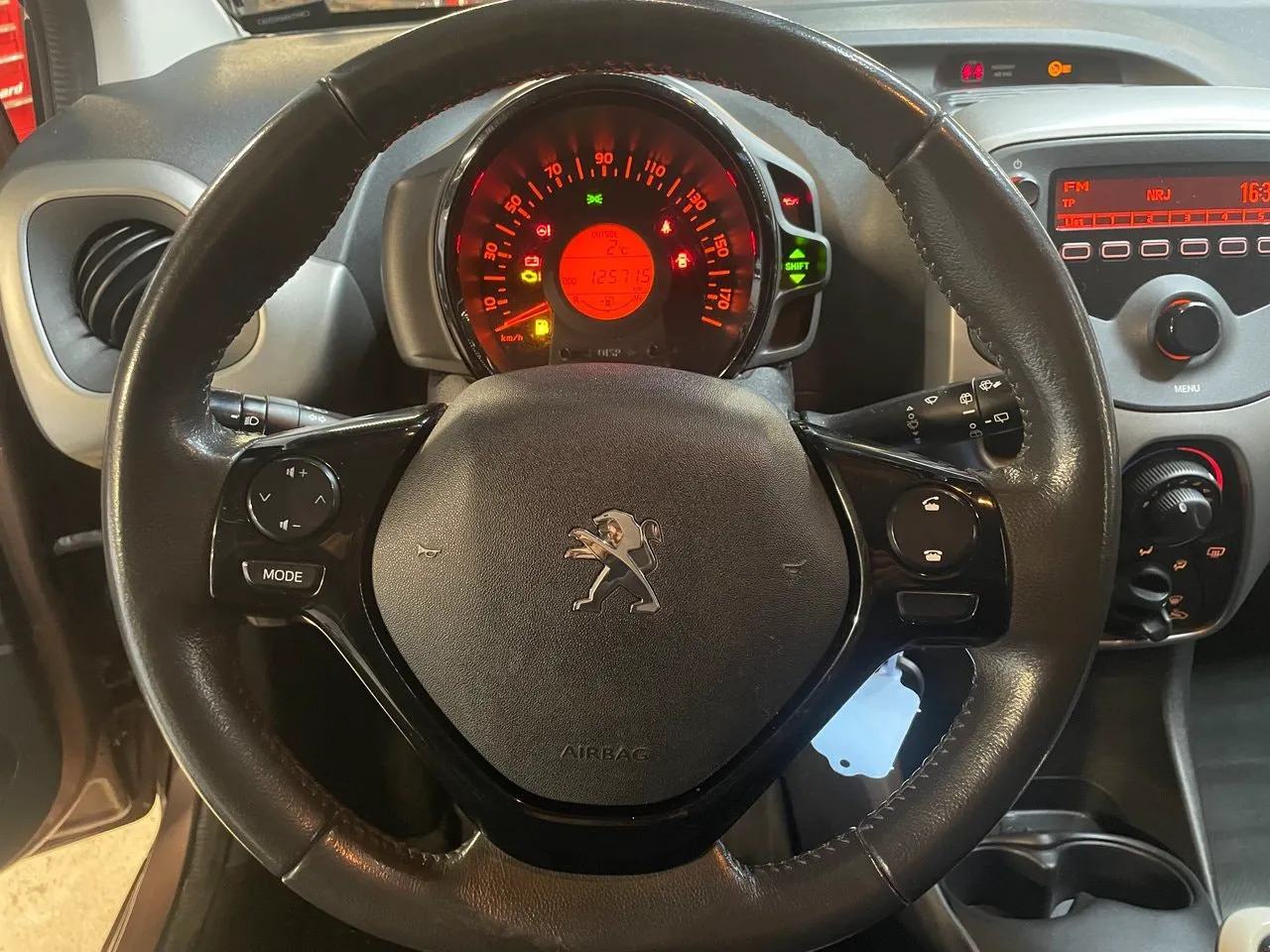 Vehicle image 10
