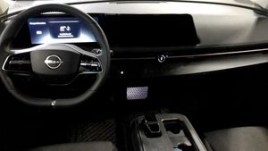 Nissan Ariya bild 4