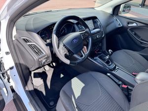 Ford Focus bild 8