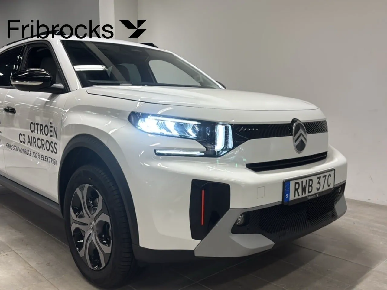 Vehicle image 19