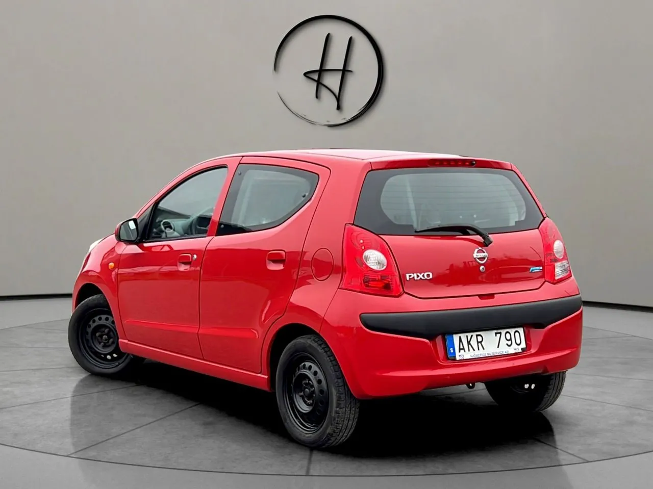 Vehicle image 7