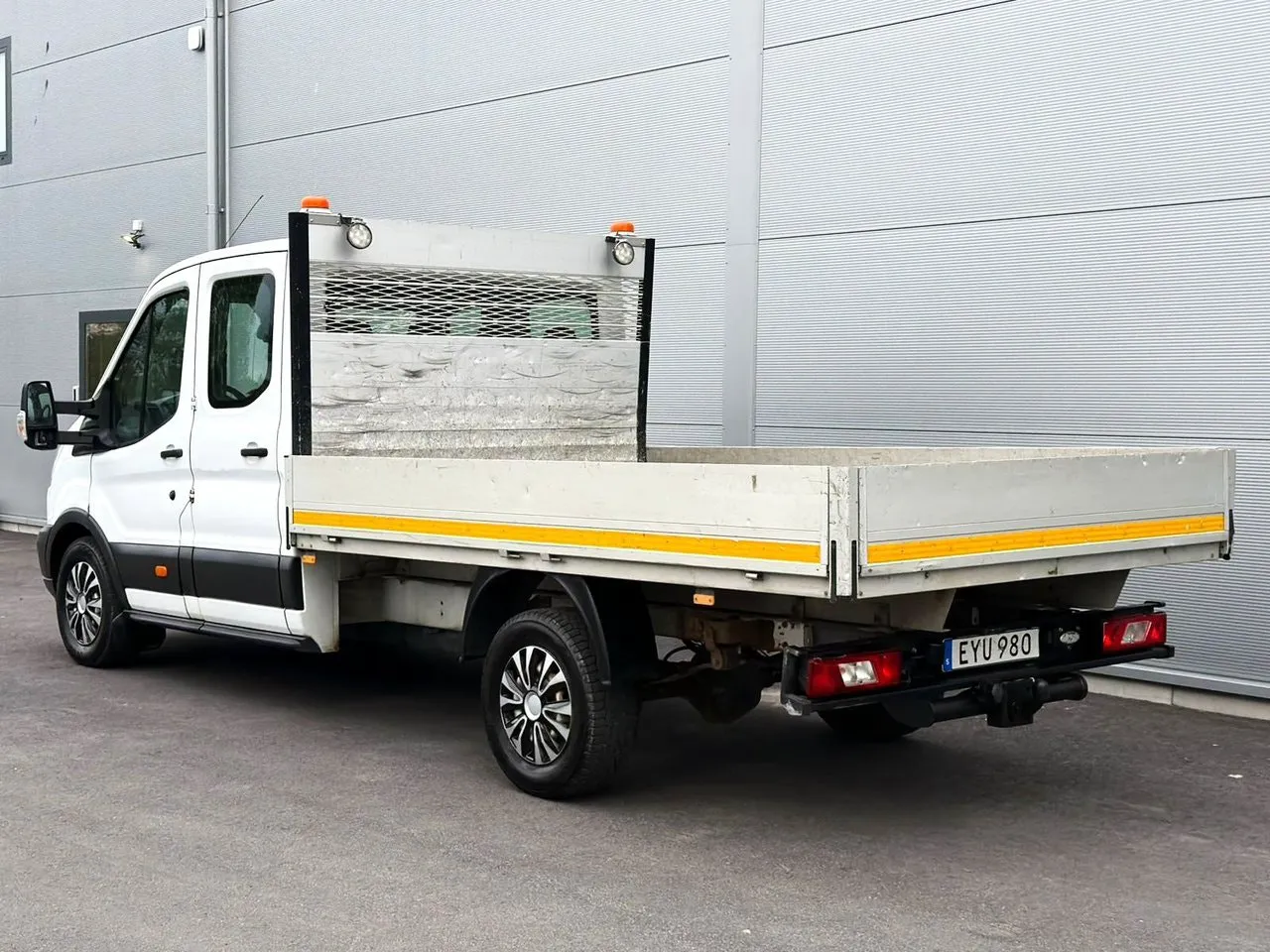 Vehicle image 9
