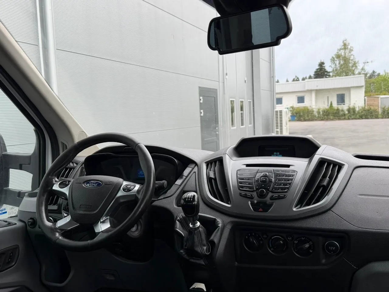 Vehicle image 12