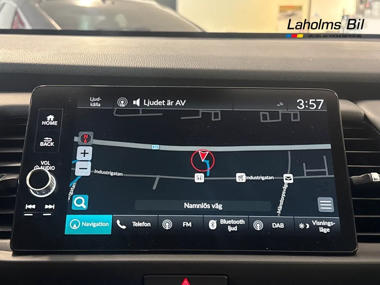 Vehicle image 14