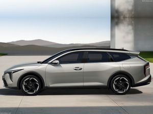 Kia K4 bild 2